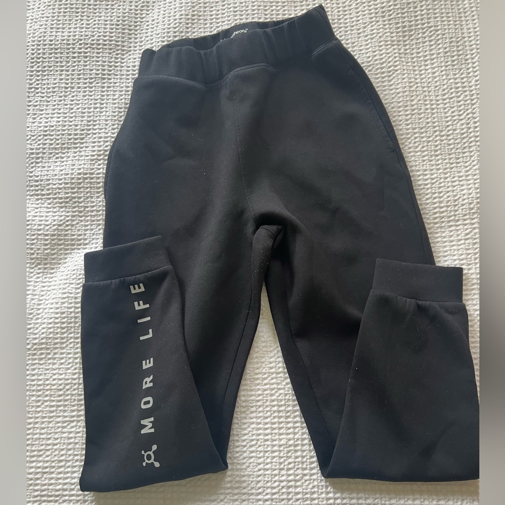 Orangetheory black joggers, size small